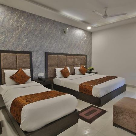 Hotel Aashiyana Inn New Delhi Ngoại thất bức ảnh