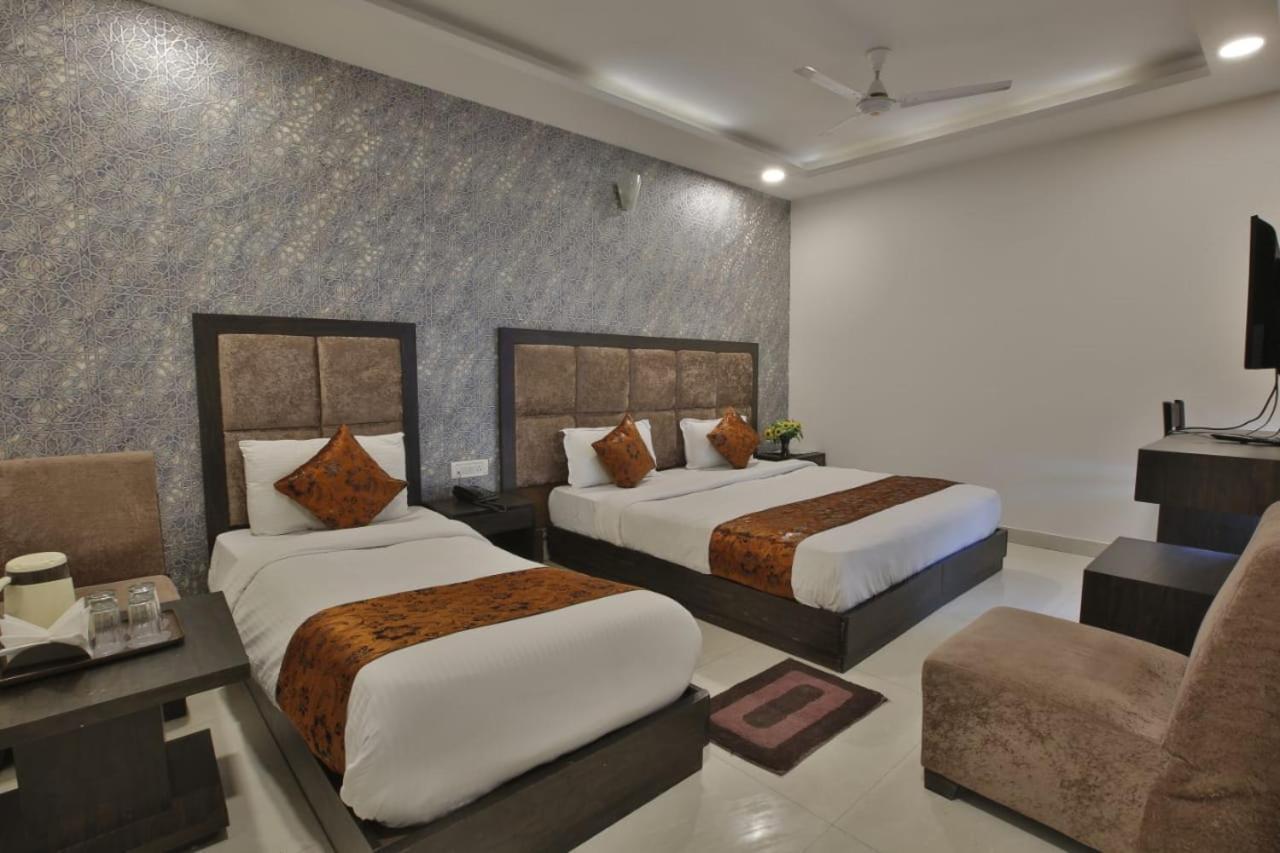 Hotel Aashiyana Inn New Delhi Ngoại thất bức ảnh
