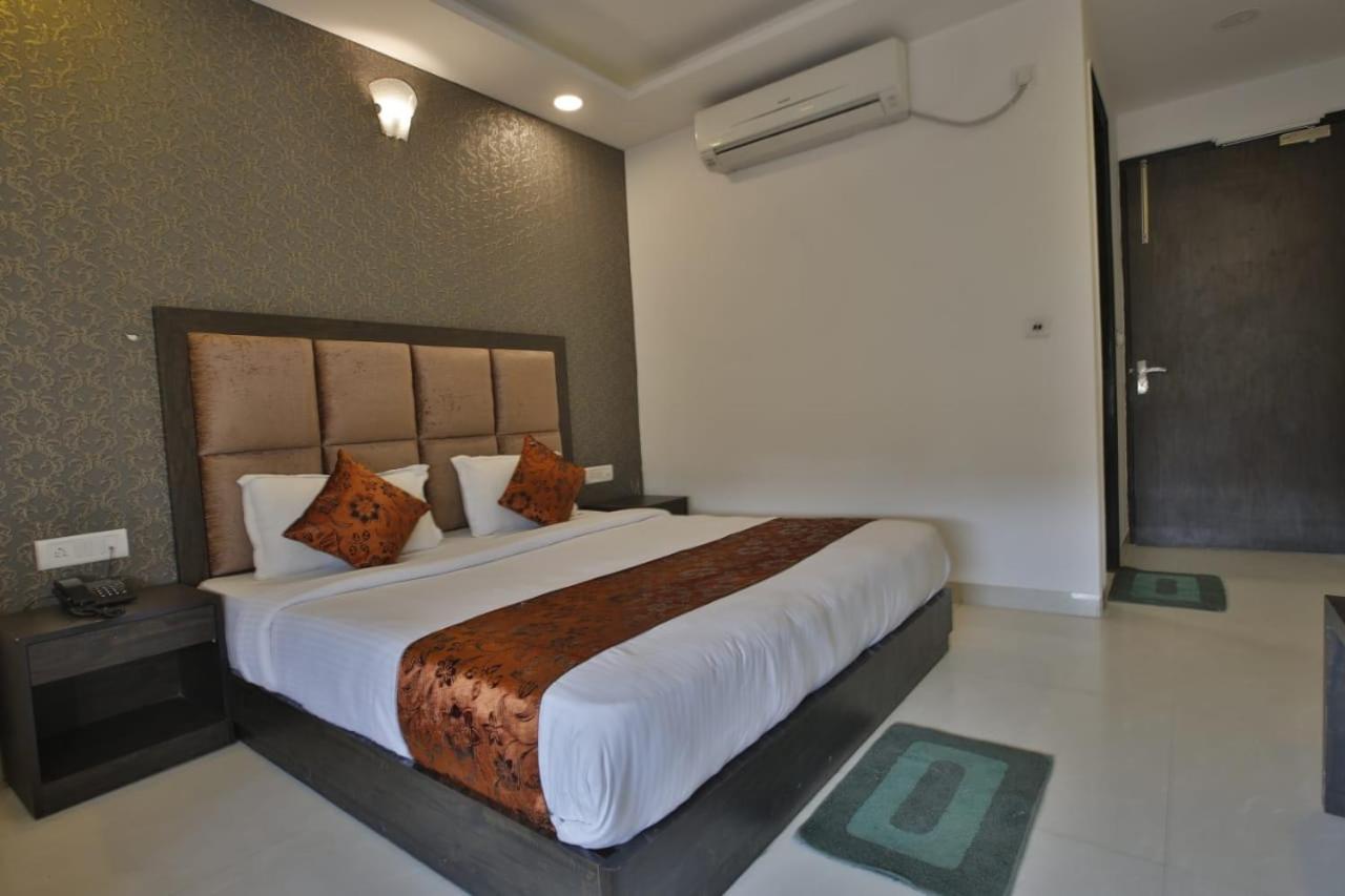 Hotel Aashiyana Inn New Delhi Ngoại thất bức ảnh