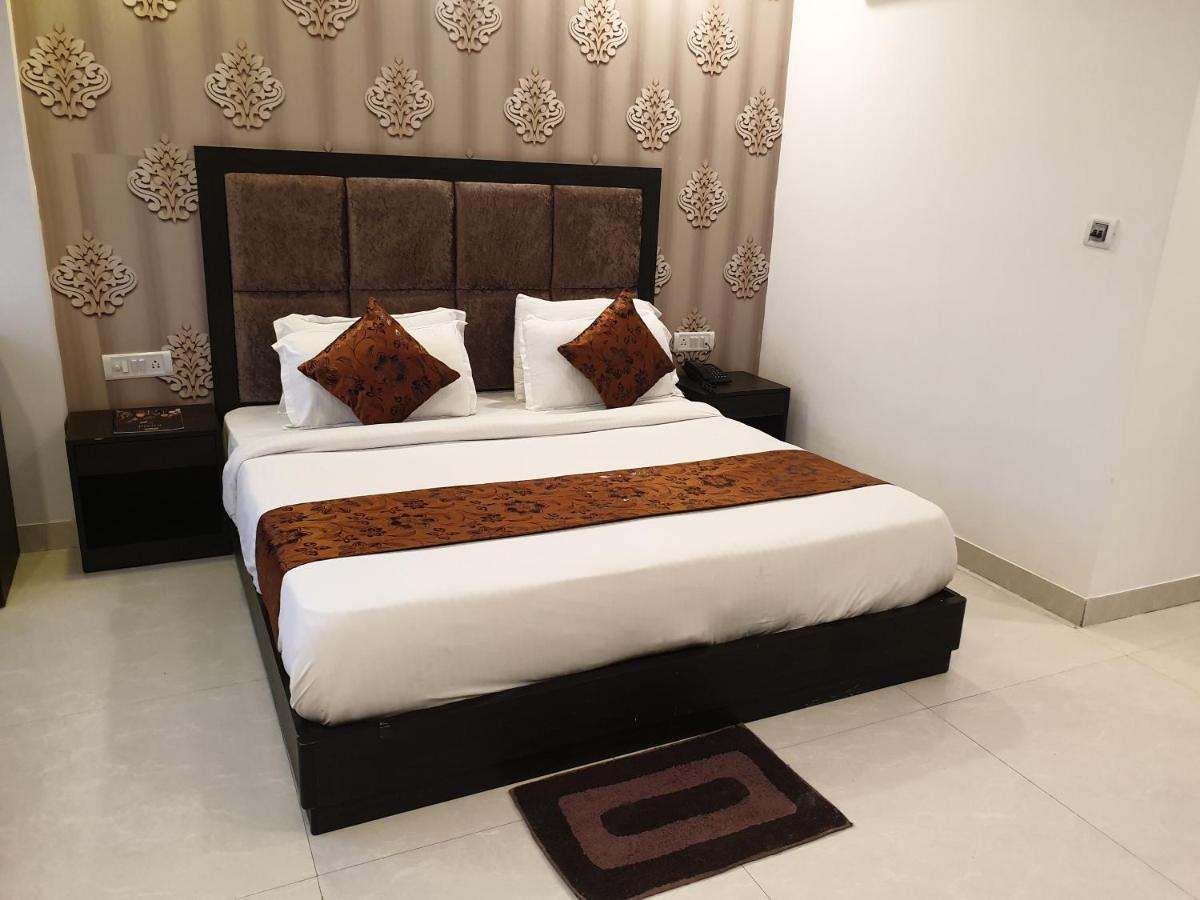 Hotel Aashiyana Inn New Delhi Ngoại thất bức ảnh
